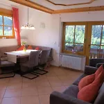 Schlosshof - Der Urlaubsbauernhof Appartement