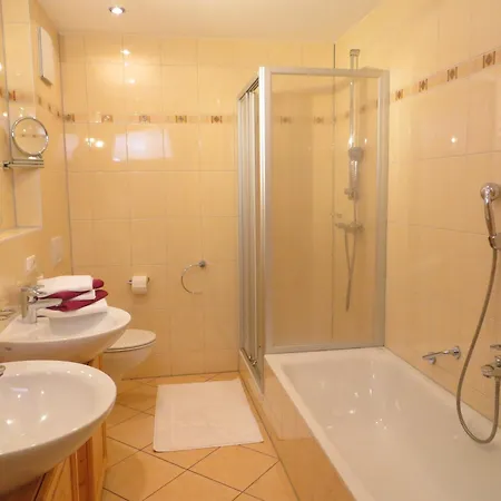 Farm stay Schlosshof - Der Urlaubsbauernhof Elzach