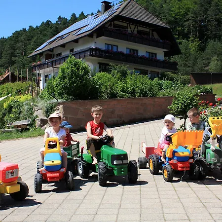 农家乐 Schlosshof - Der Urlaubsbauernhof *